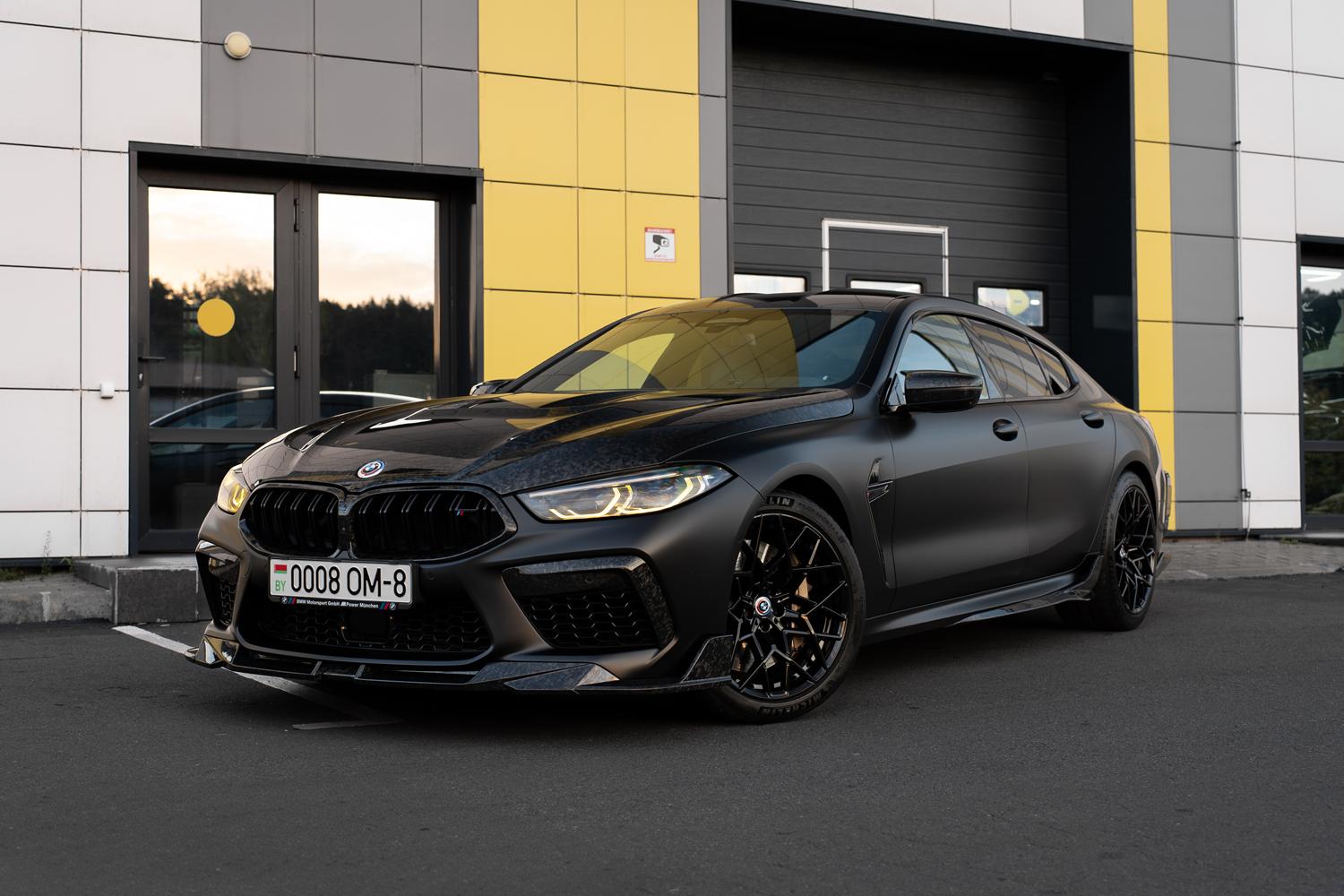 Установили обвес SOOQOO Кованый карбон на BMW M8 Gran Coupe