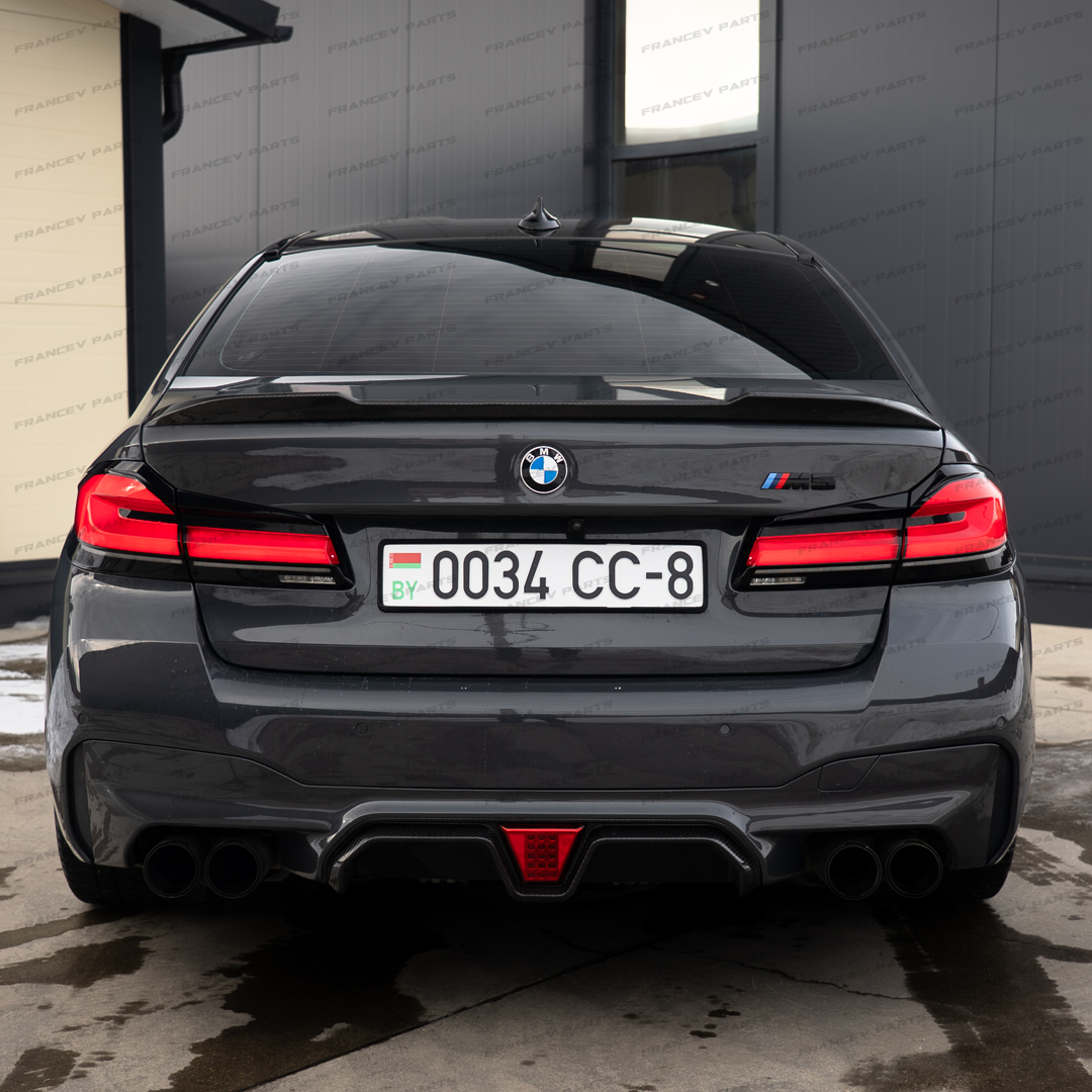 Задний диффузор со стоп сигналом для BMW M5 F90 (сухой карбон)